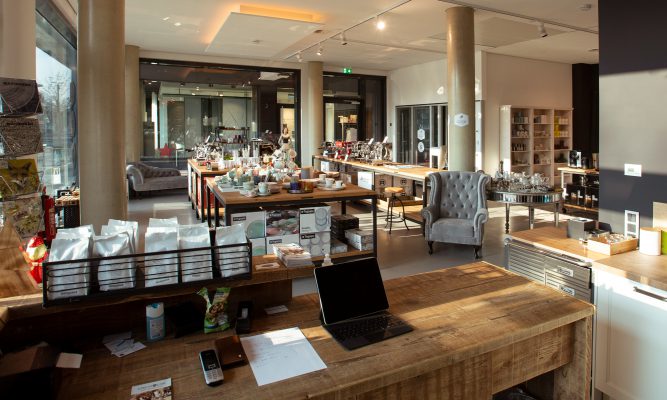 Espresso Leone Statement Store Innenansicht