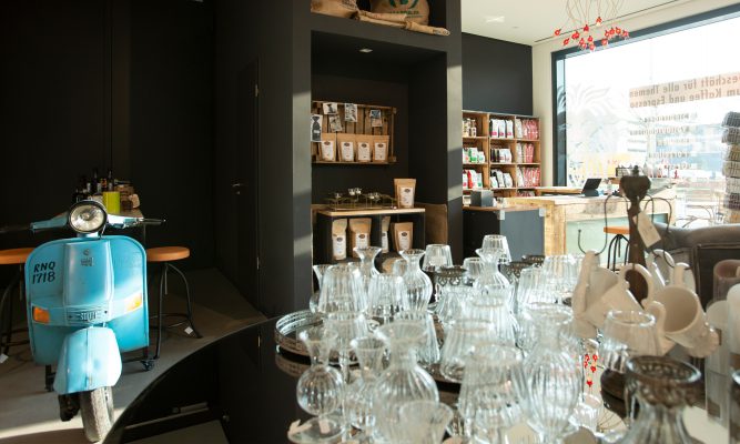 Espresso Leone Statement Store Innenansicht