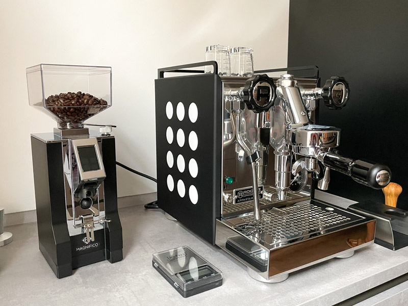 Siebträger Espressomaschine Rocket Appartamento mit Eureka Magnifico